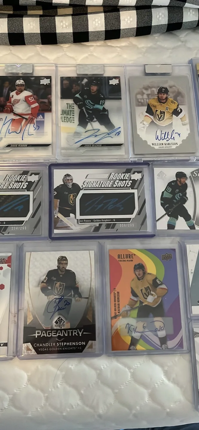 NHL Hockey Cards - Autos, Rookies, Numbered image indicator(4)