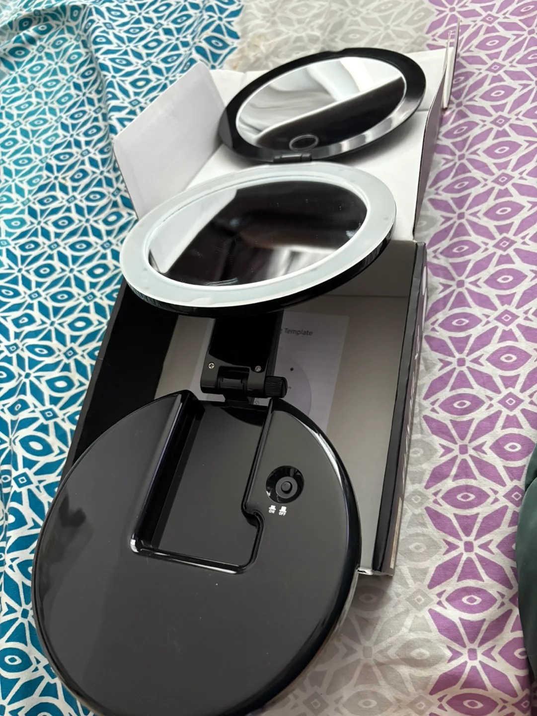 Impressions Elevate XL LED Makeup Mirror - Black image indicator(6)