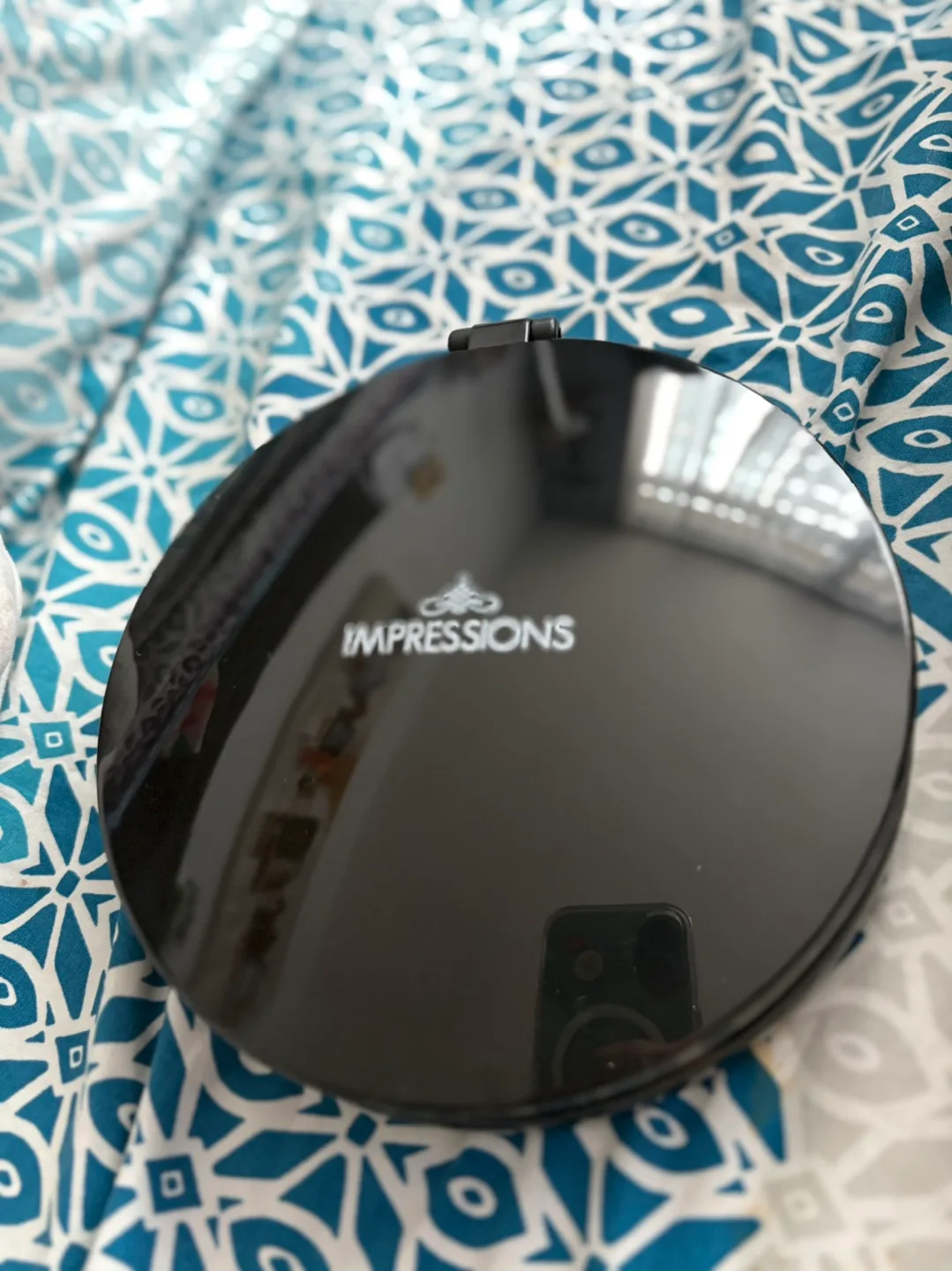 Impressions Elevate XL LED Makeup Mirror - Black image indicator(3)
