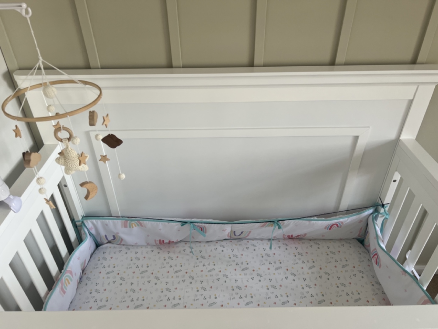 Graco Crib,mattress with proctector,bumpers,mobil with arm - photo 2