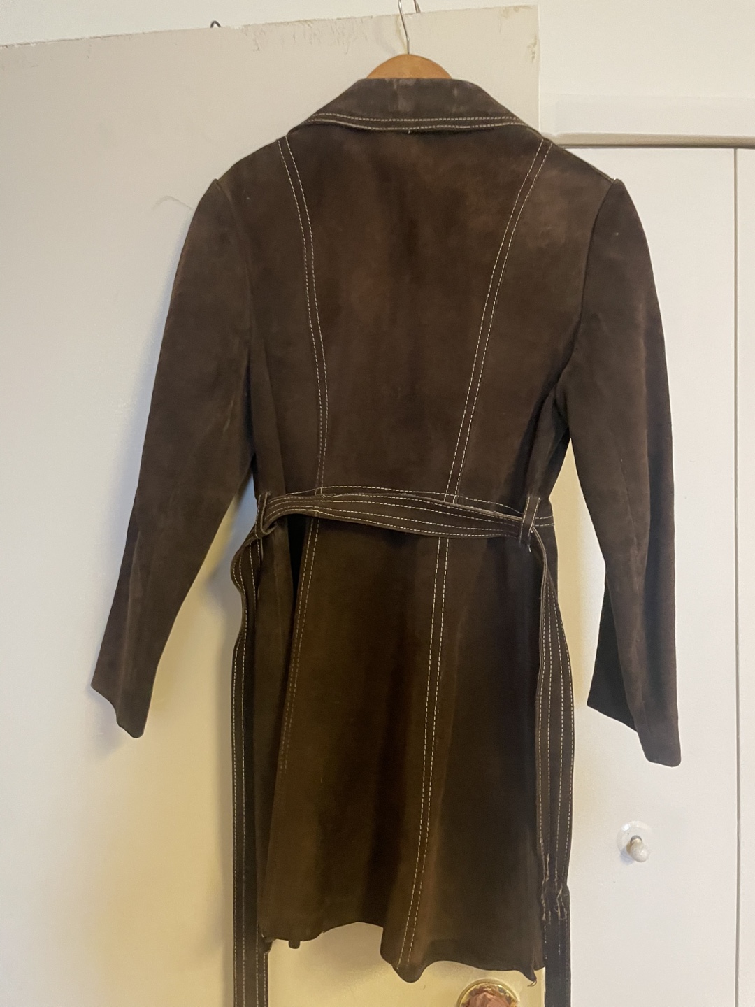 Vintage Brown Suede Jacket with Contrast Stitching - photo 2
