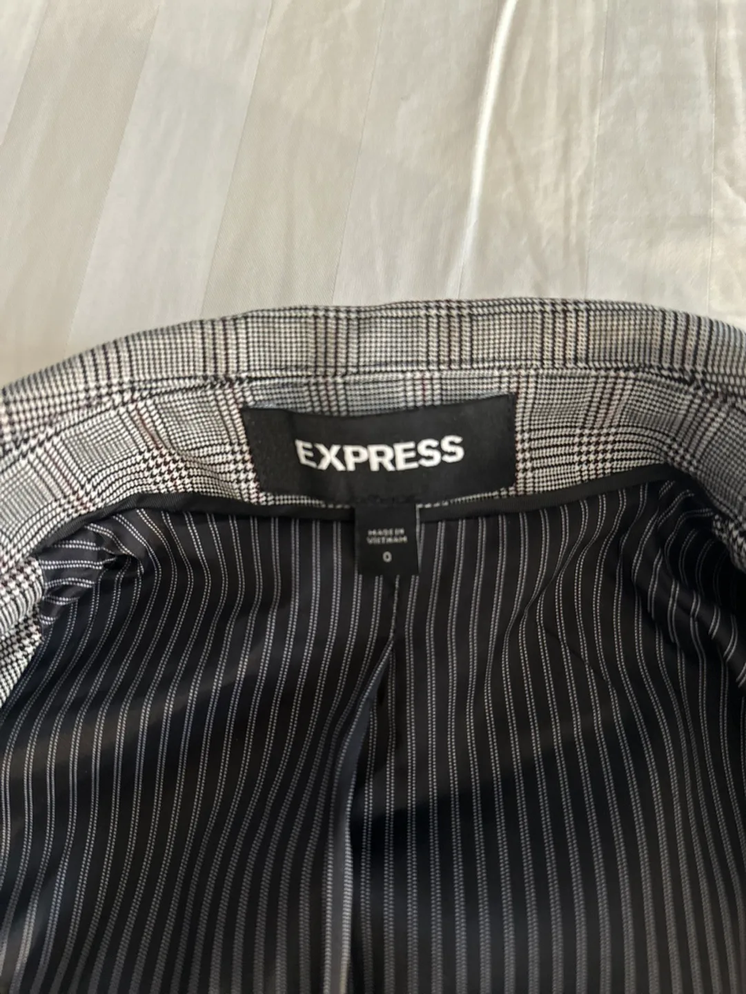 Express Gray Plaid Blazer, Size 0 image indicator(4)
