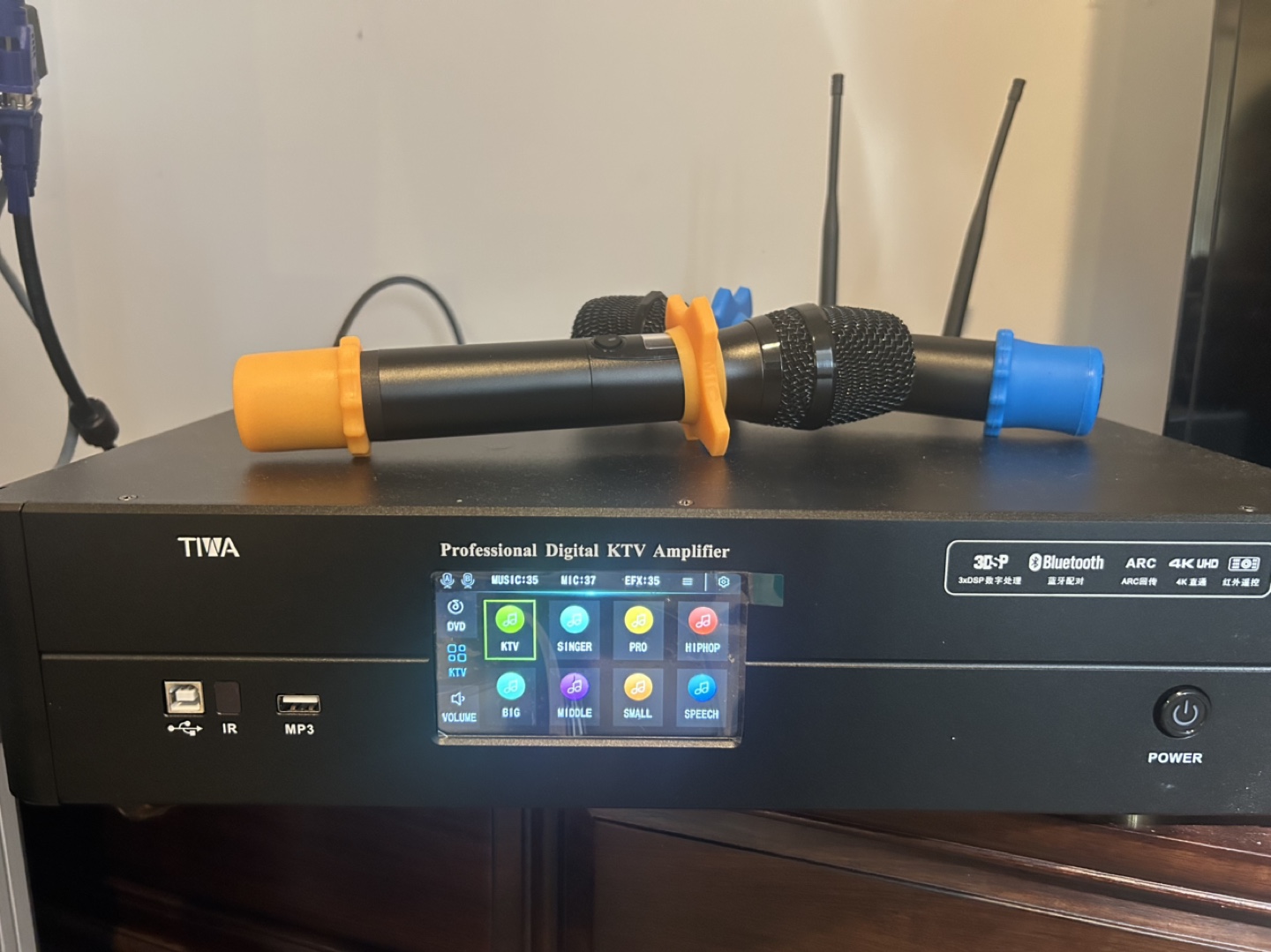 Professional Digital KTV Amplifier with 2 Wireless Microphones - photo 2