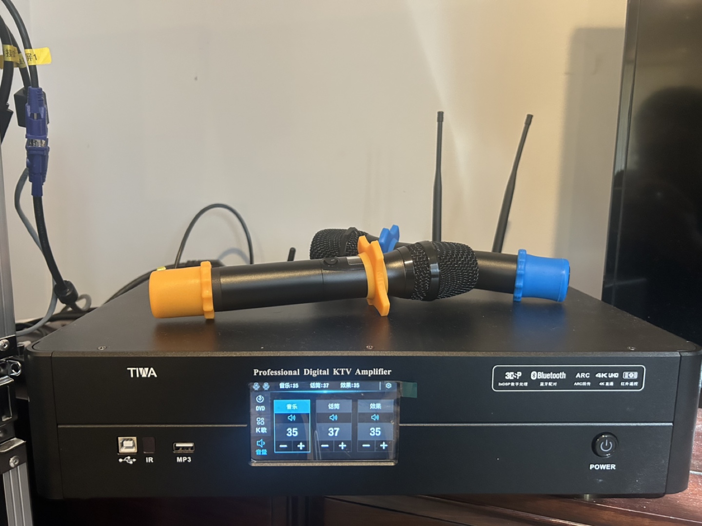 Professional Digital KTV Amplifier with 2 Wireless Microphones - photo 5