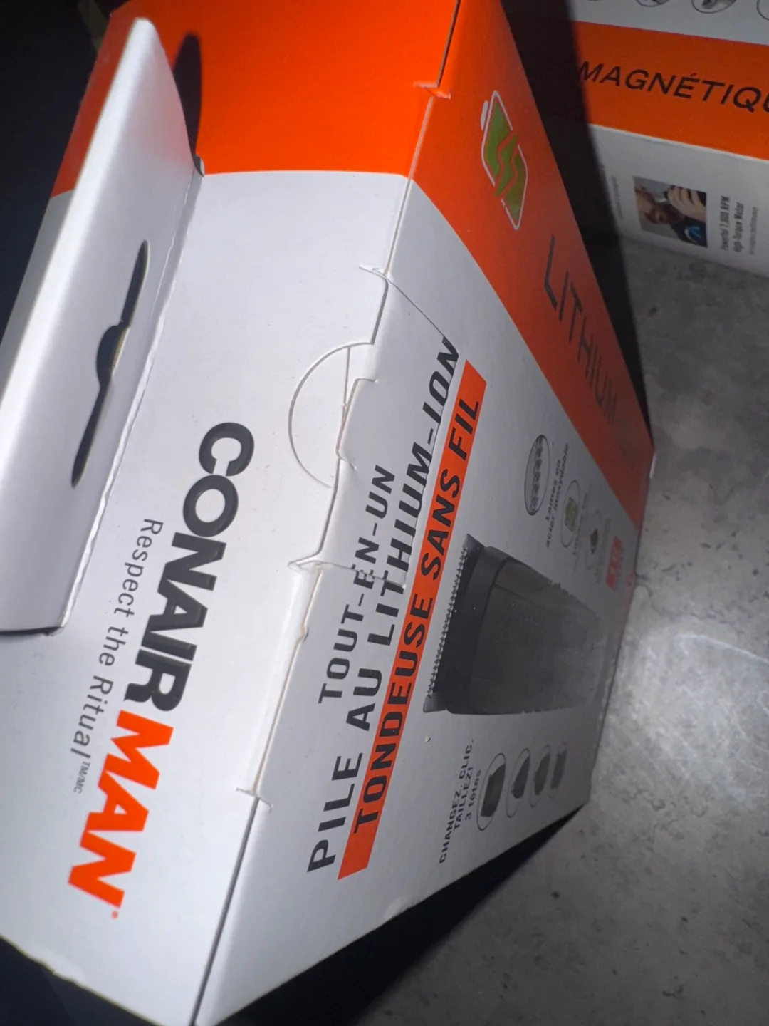 Conairman All-in-One Lithium-Ion Cordless Trimmer - 16 Pieces image indicator(4)