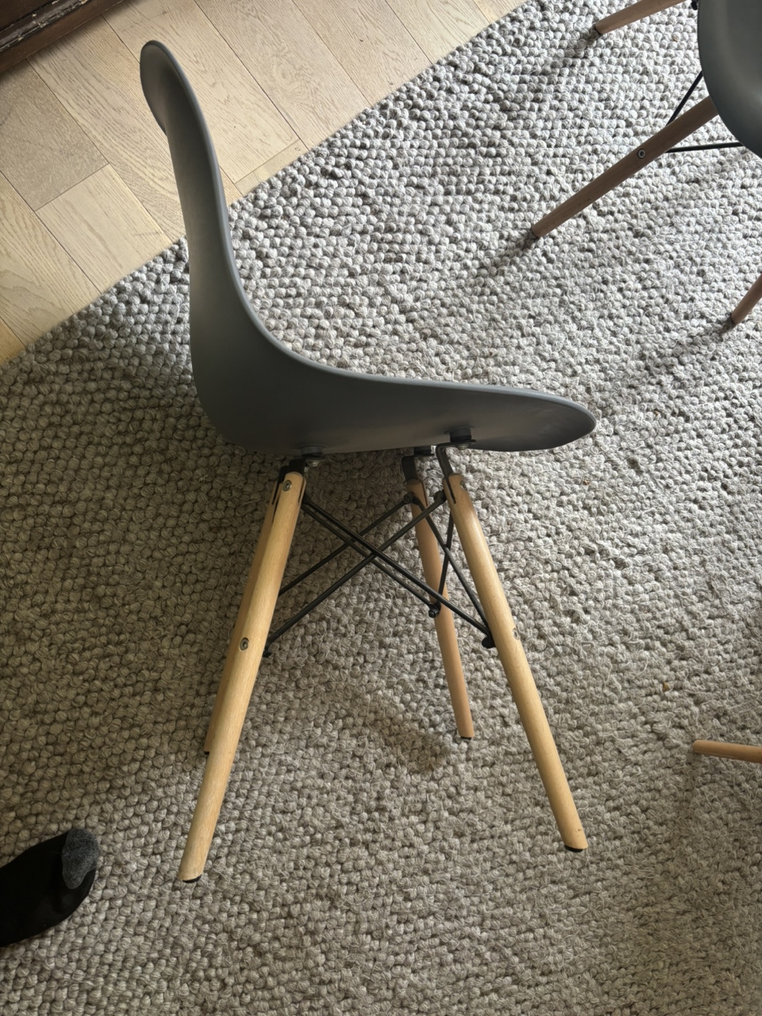 Set of Four Mid-Century Modern Style Dining Chairs - photo 3