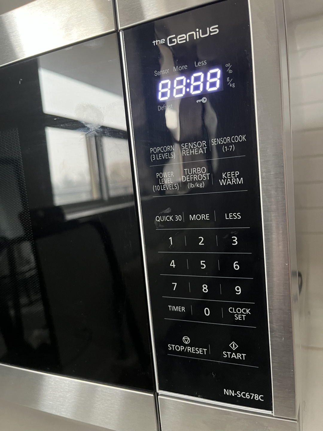 Panasonic Genius Inverter Microwave NN-SC678C - photo 2