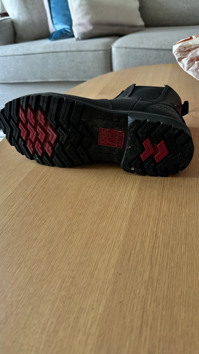 Kodiak Bralorne Women's Chelsea Boots - Size 6 image indicator(3)