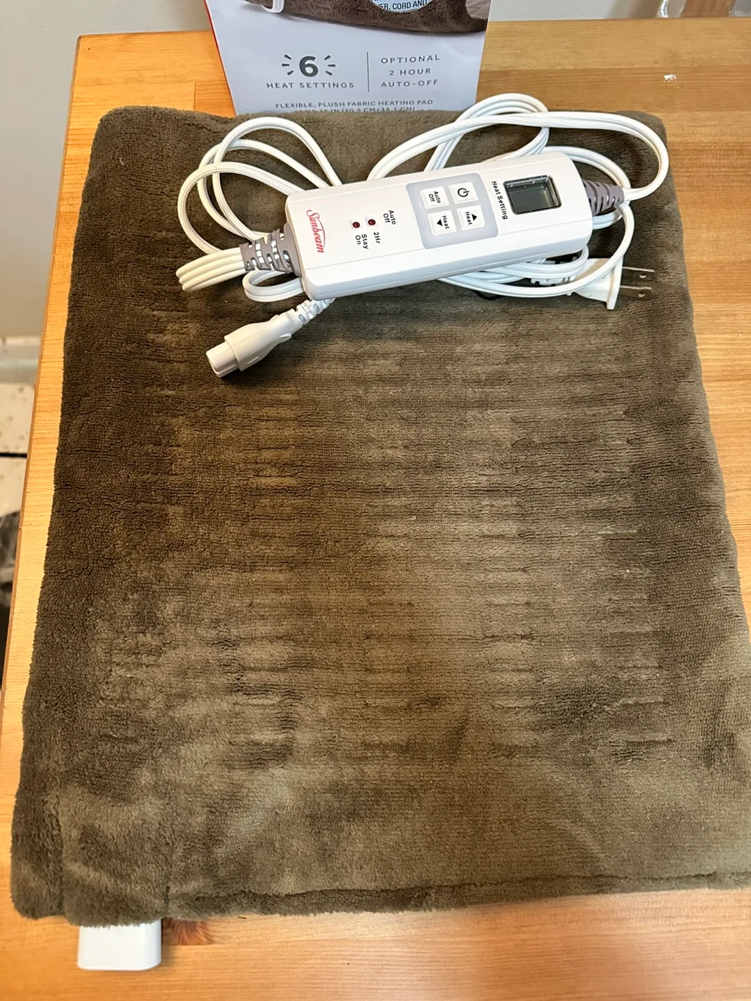 Sunbeam Heating Pad- 6 Heat Settings, Auto-Off thumbnail