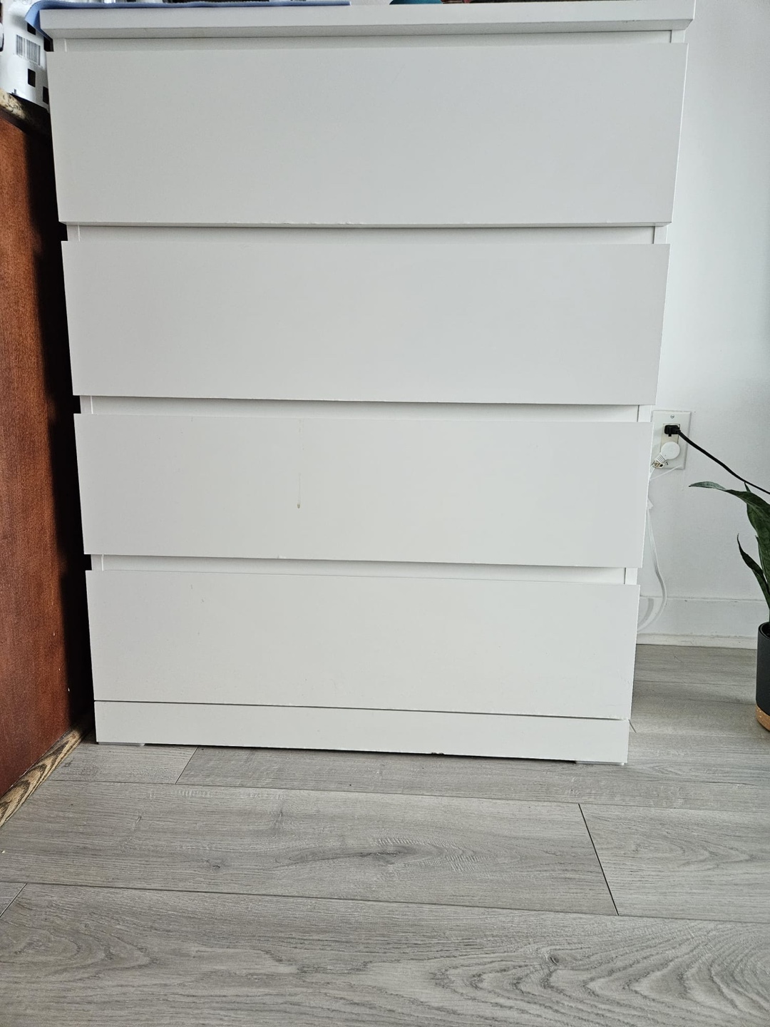 IKEA MALM 4-Drawer Chest - White - photo 2