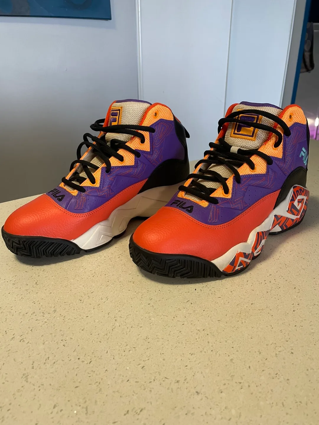 Fila Men's Basketball Shoes - Size 10.5 image indicator(2)