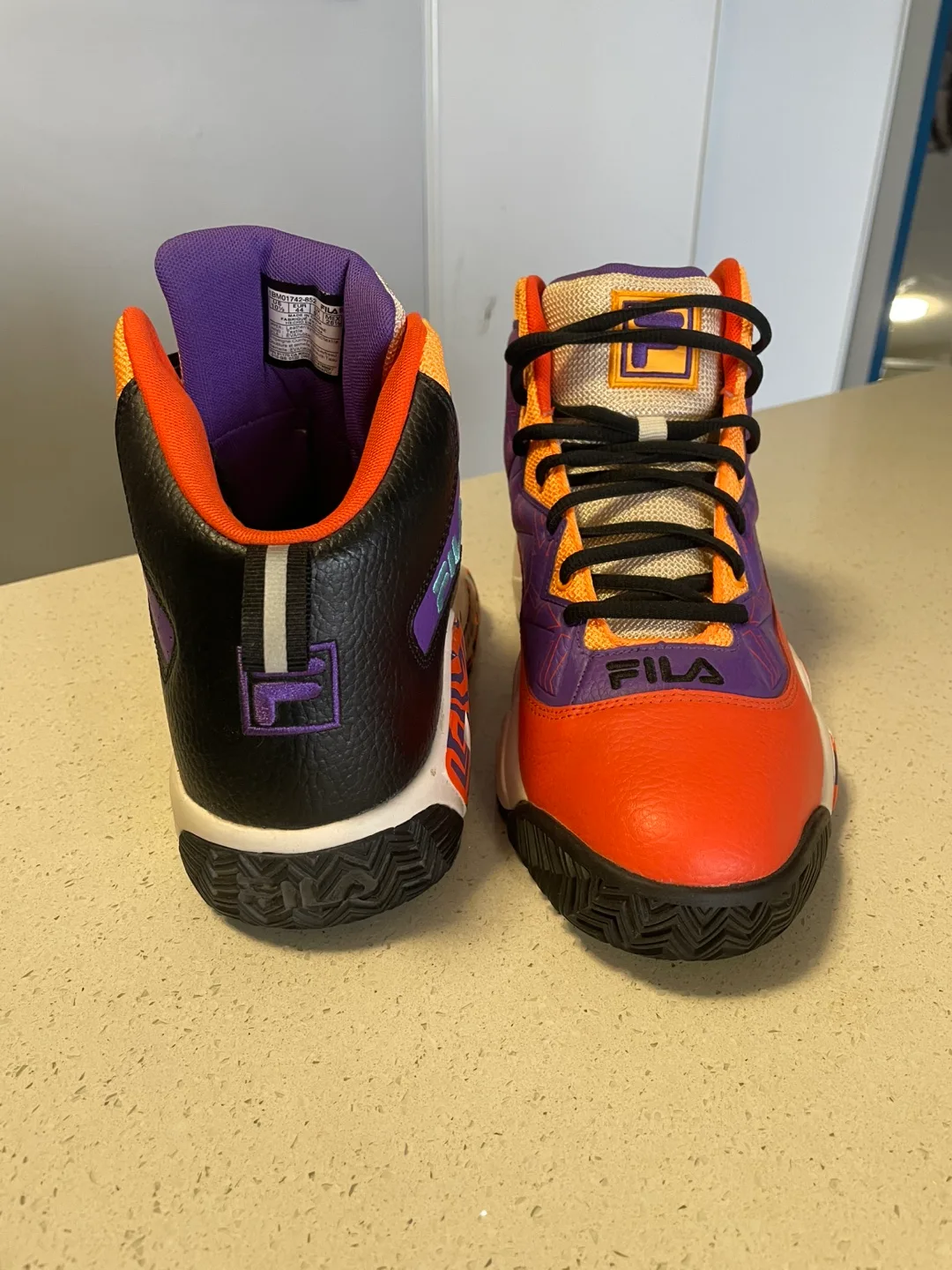 Fila Men's Basketball Shoes - Size 10.5 image indicator(3)