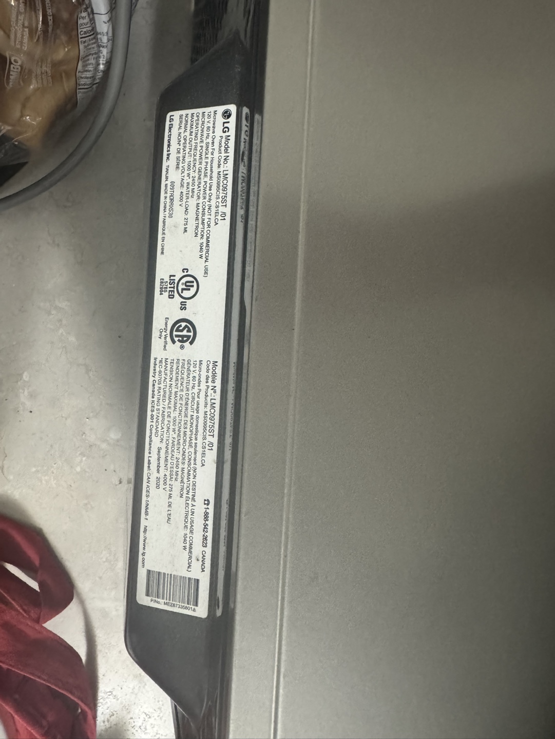 LG Microwave with Lid - photo 2