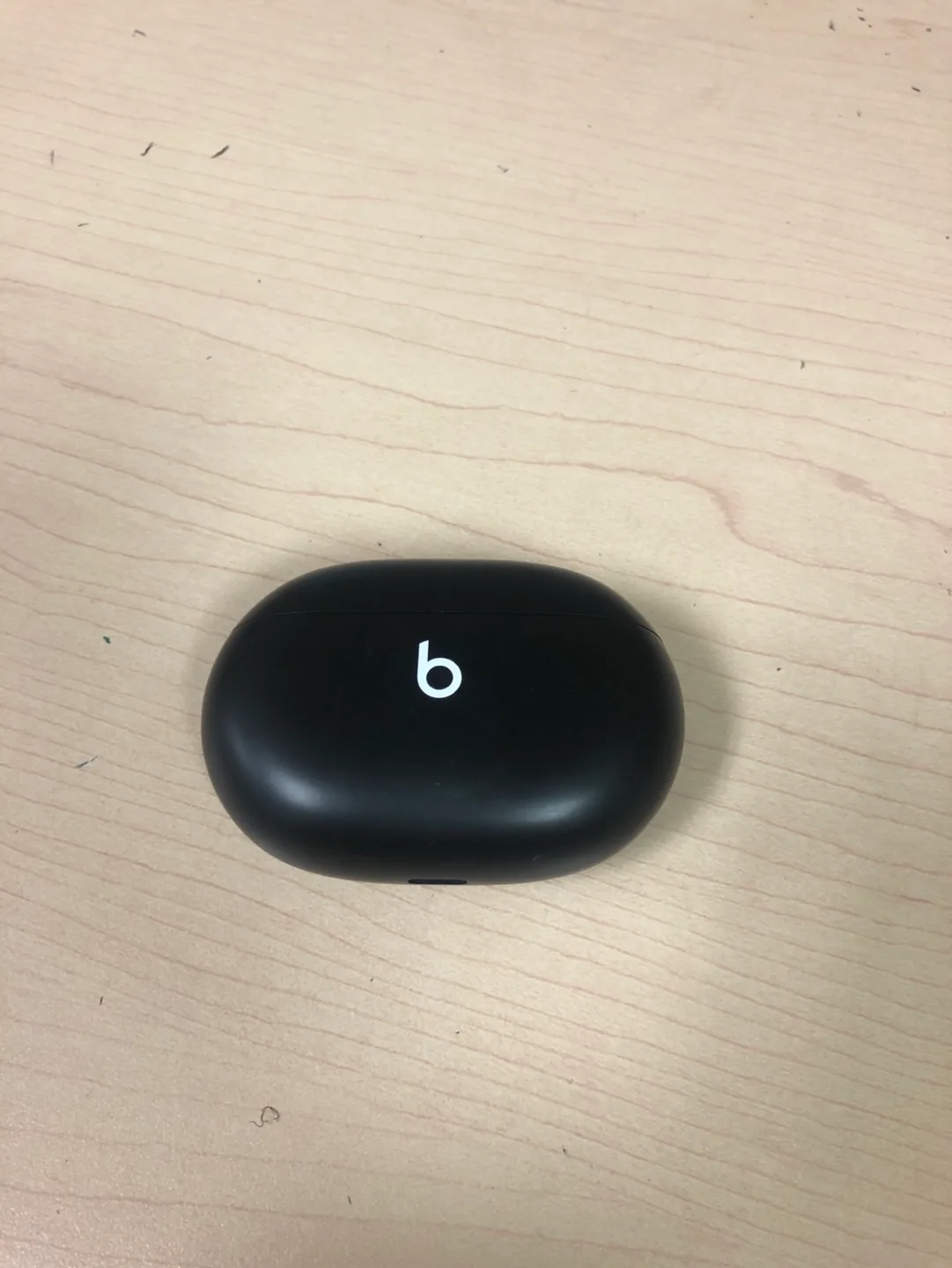 Beats Fit Pro Wireless Earbuds Charging Case thumbnail