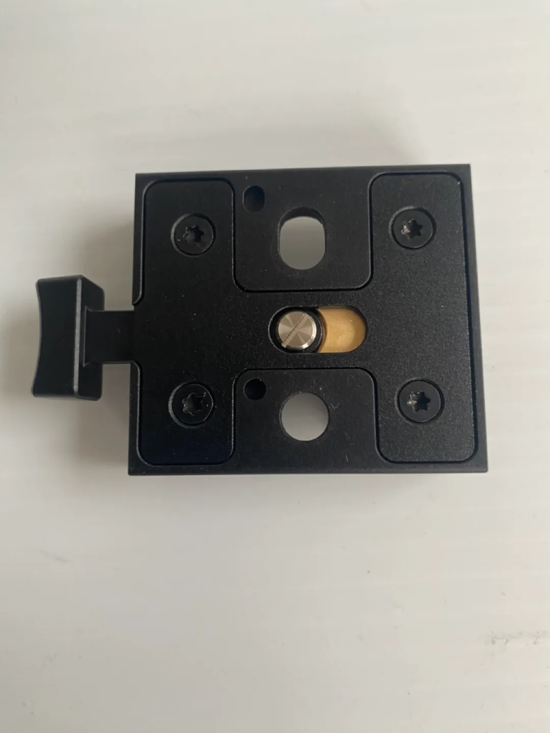 Blackmagic Designs V-Lock Plate. image indicator(2)