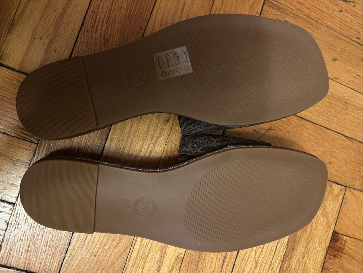 Michael Kors Brown MK Slides Size 8.5M - photo 3
