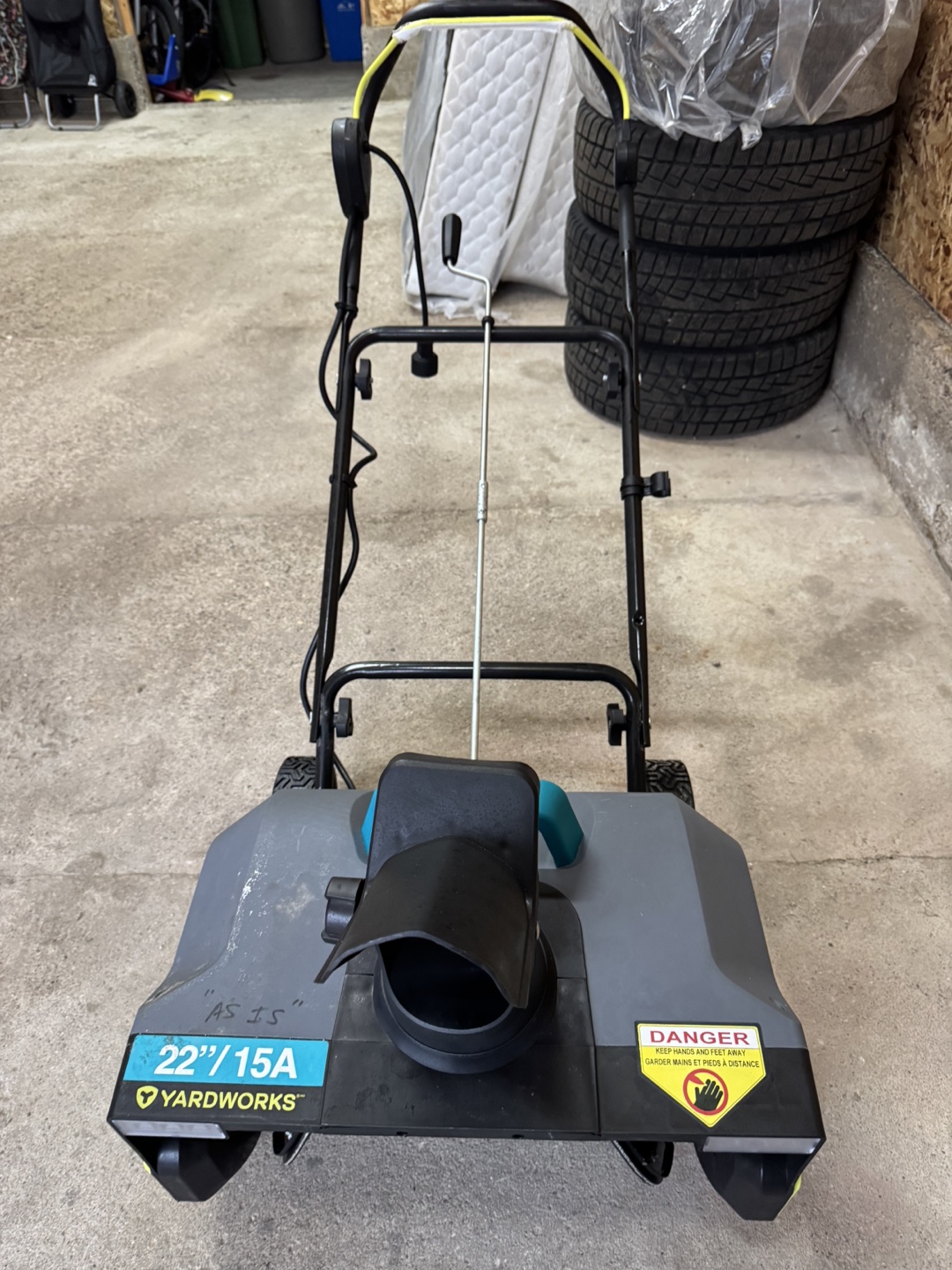 Yardworks 22"/15A Electric Snow Thrower - photo 2