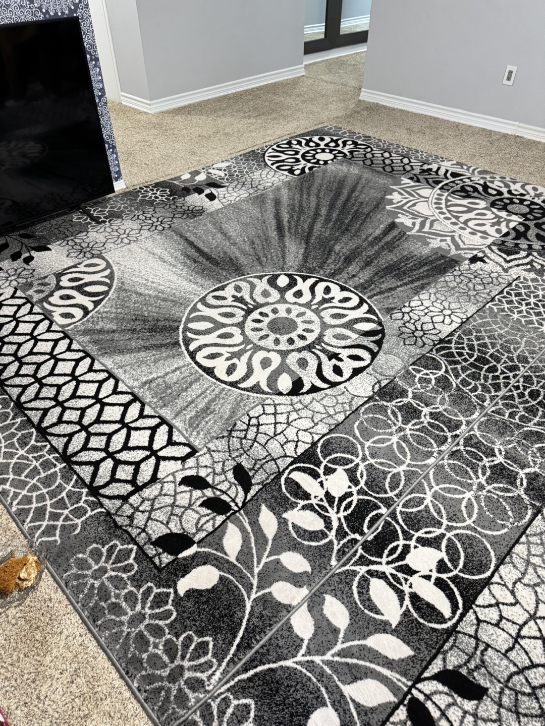 2 Large Black and Gray Area Rug - photo 3