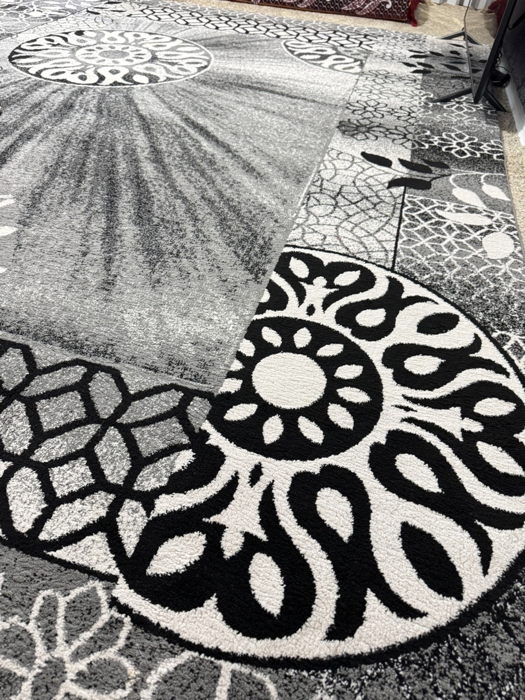 2 Large Black and Gray Area Rug - photo 2