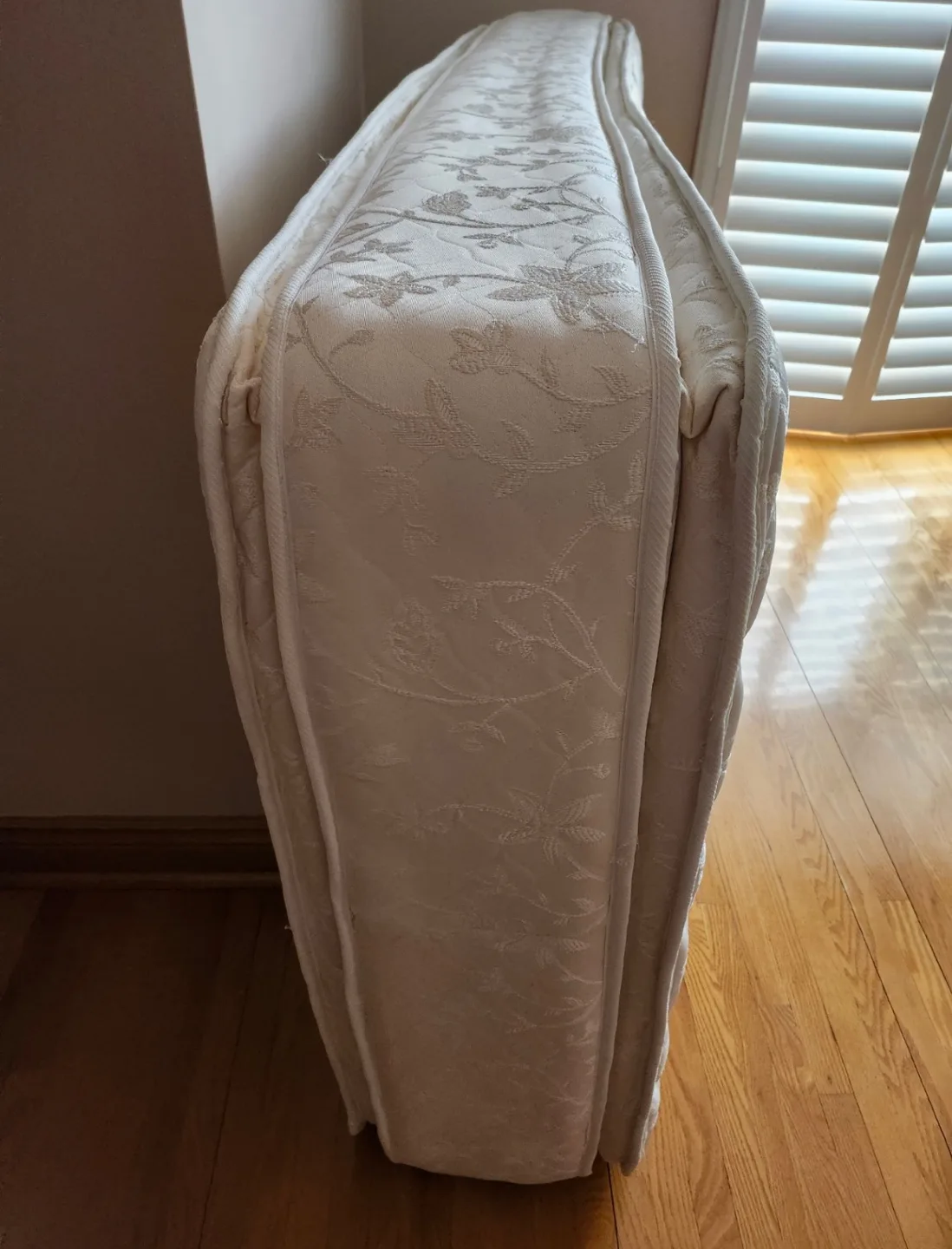 Twin pillow top  firm mattress - Excellent Condition image indicator(2)