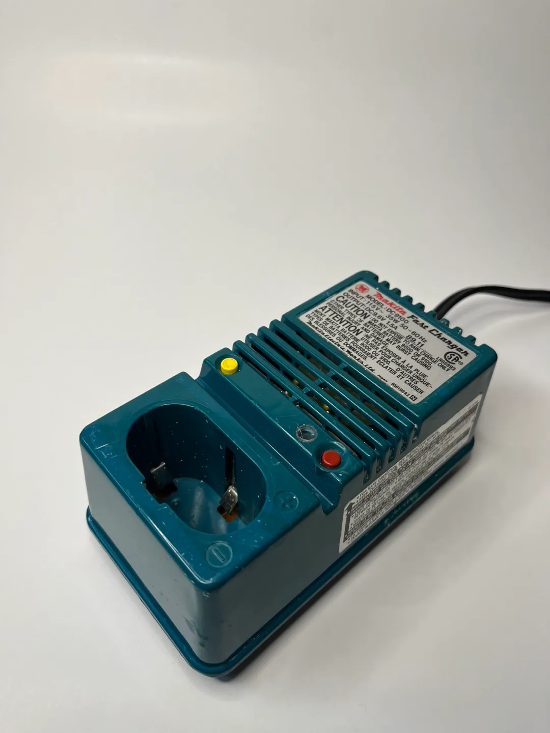 Makita Fast Battery Chargers image indicator(4)