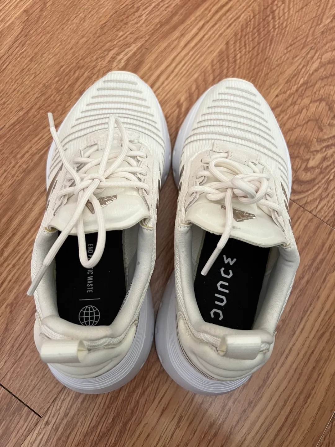 Adidas Women's Running Shoes image indicator(2)