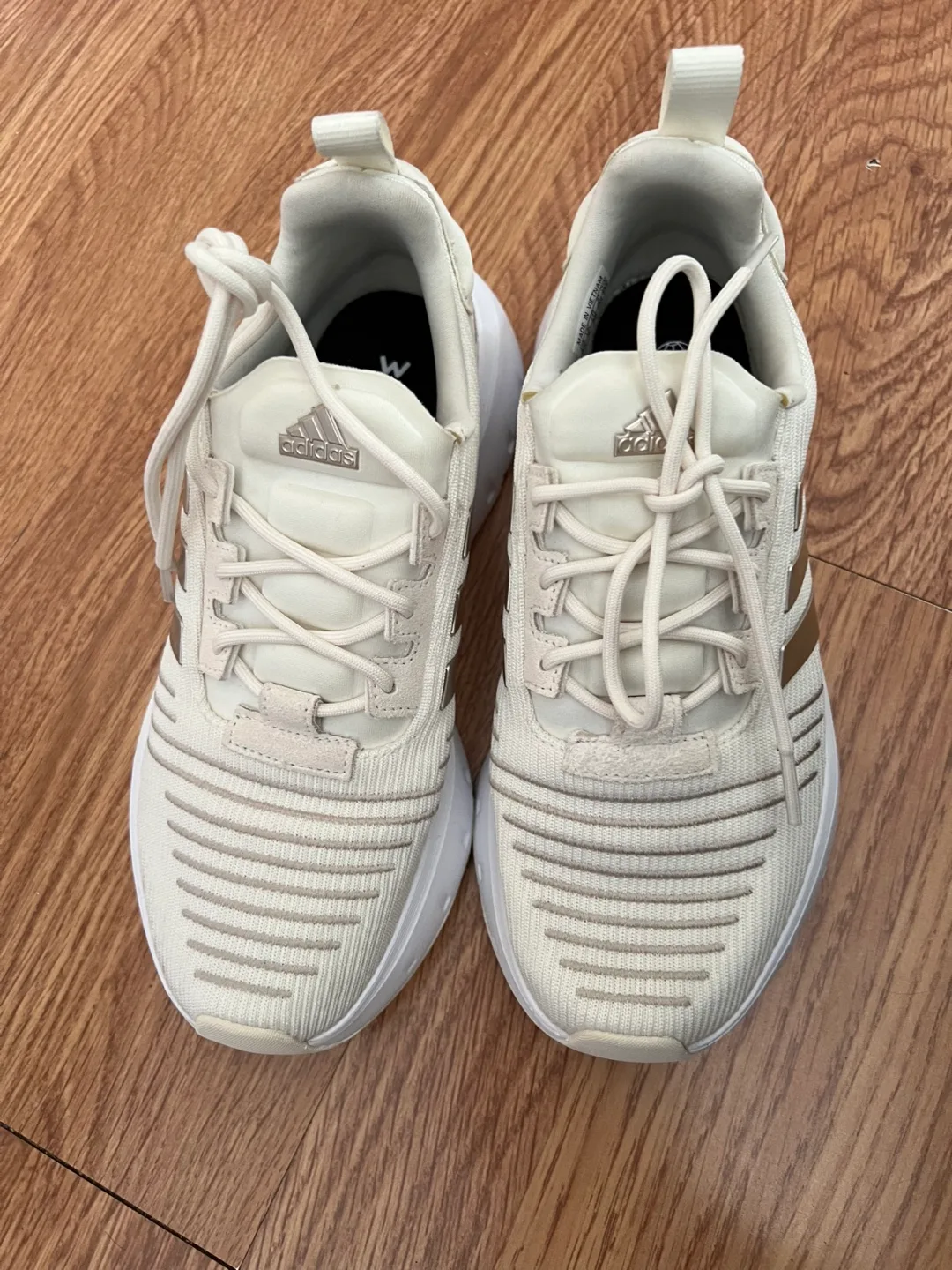 Adidas Women's Running Shoes image indicator(6)