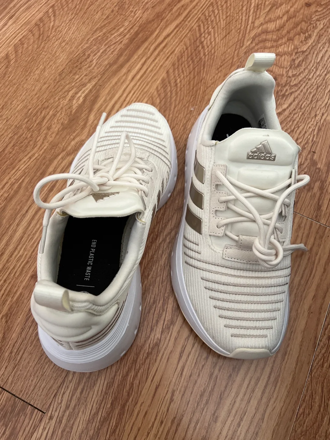 Adidas Women's Running Shoes image indicator(8)