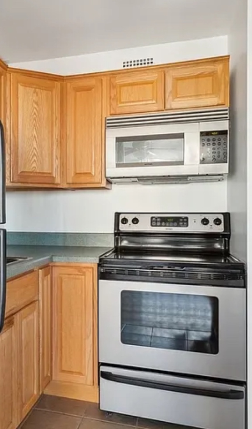 Oak Kitchen Cabinet Set - photo 3