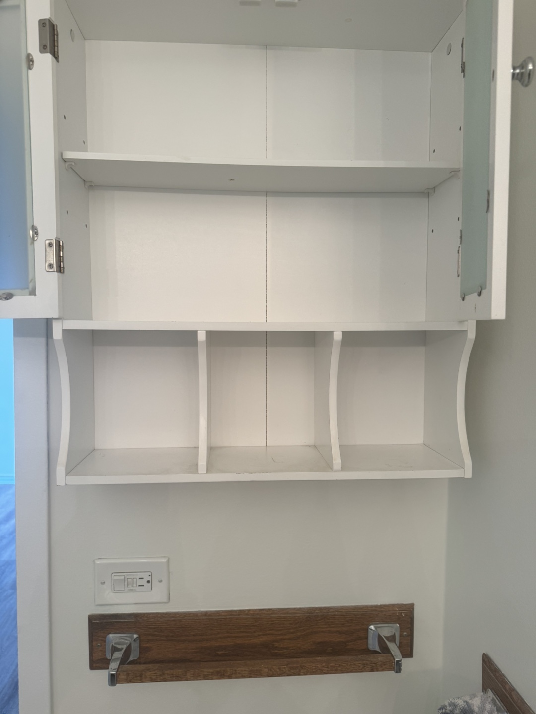 White Bathroom Cabinet - photo 2