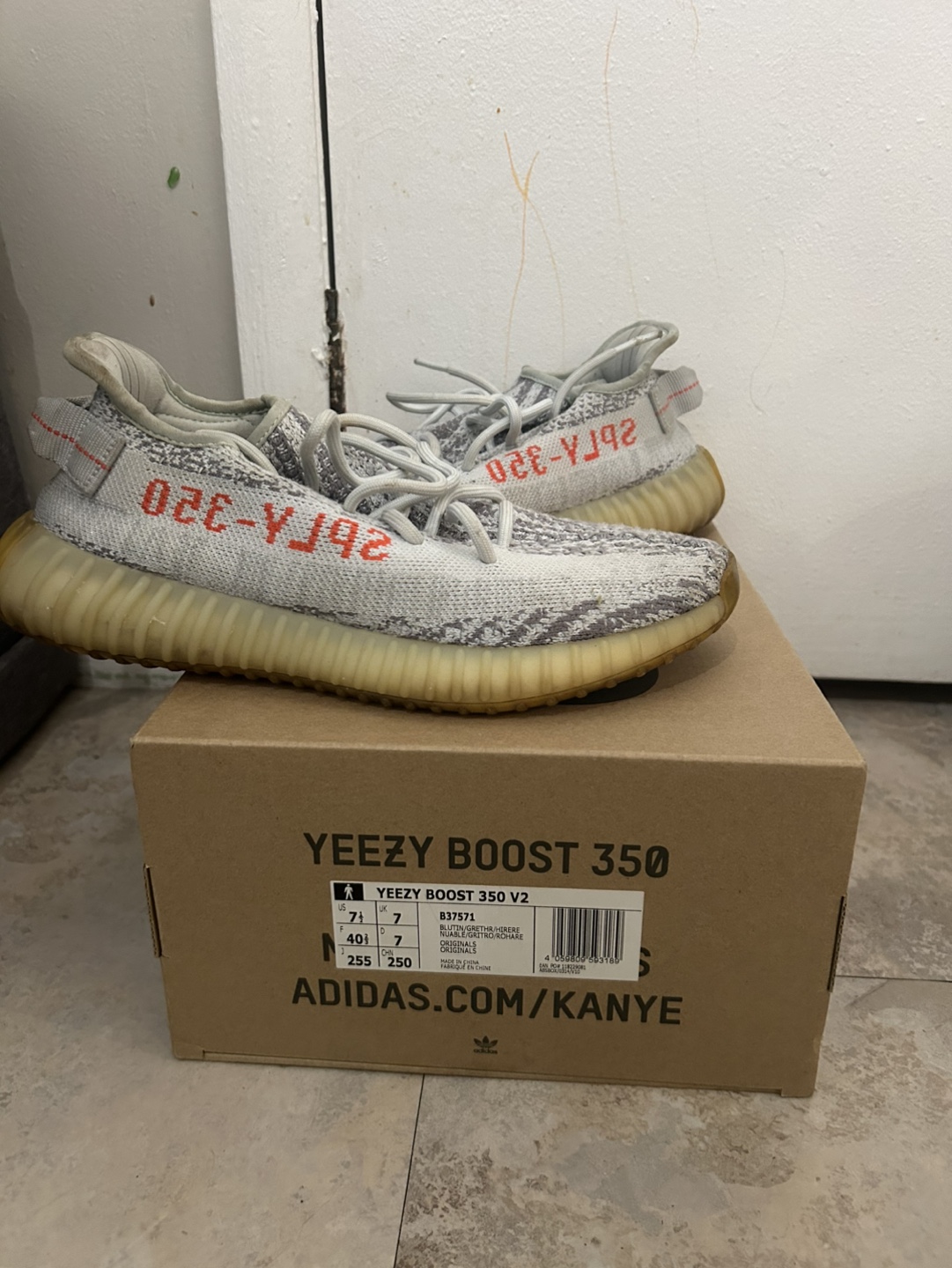 Adidas Yeezy Boost 350 V2 & 700 Sneakers - photo 4