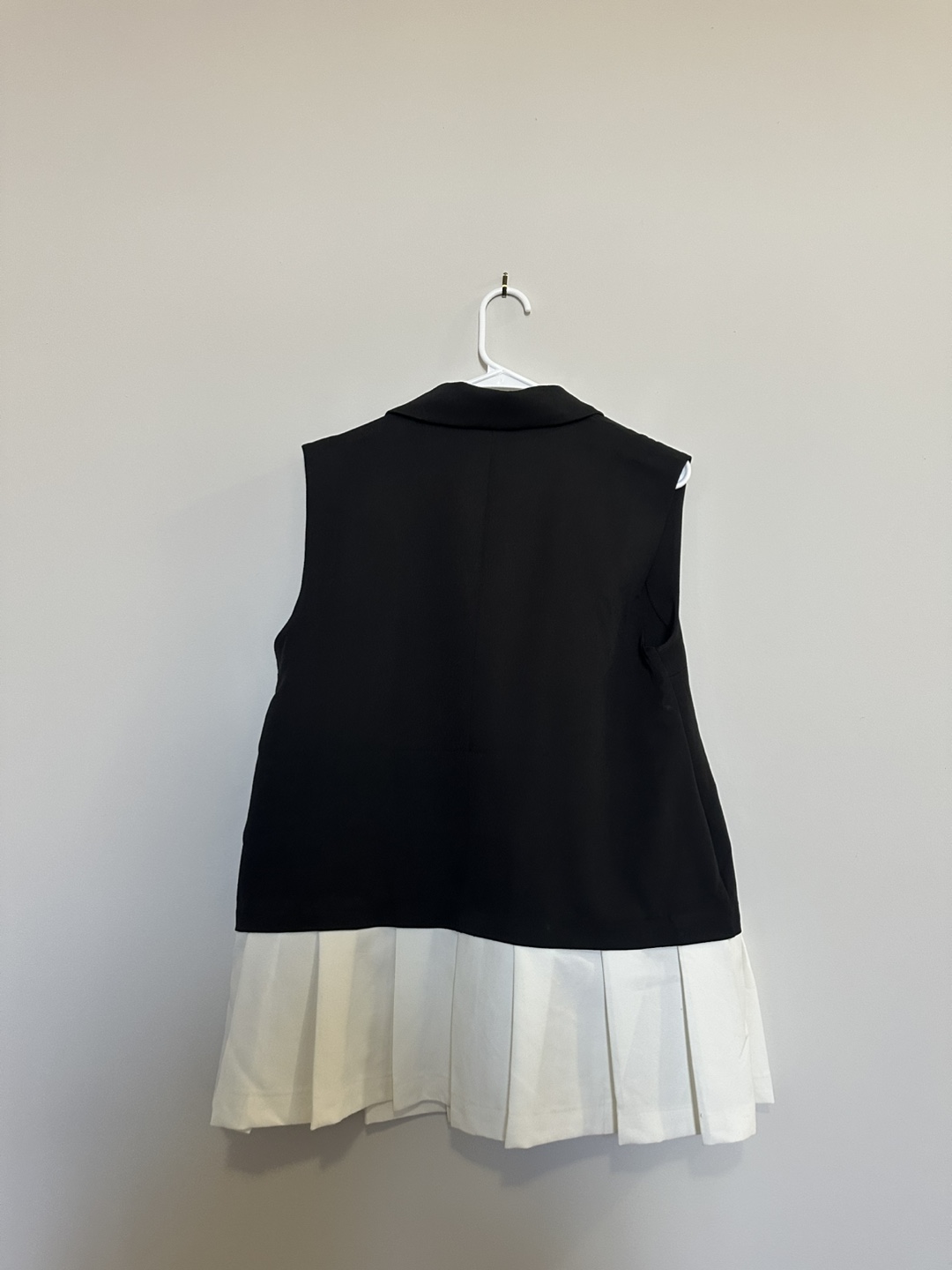 Black and White Sleeveless Blazer Vest - photo 2