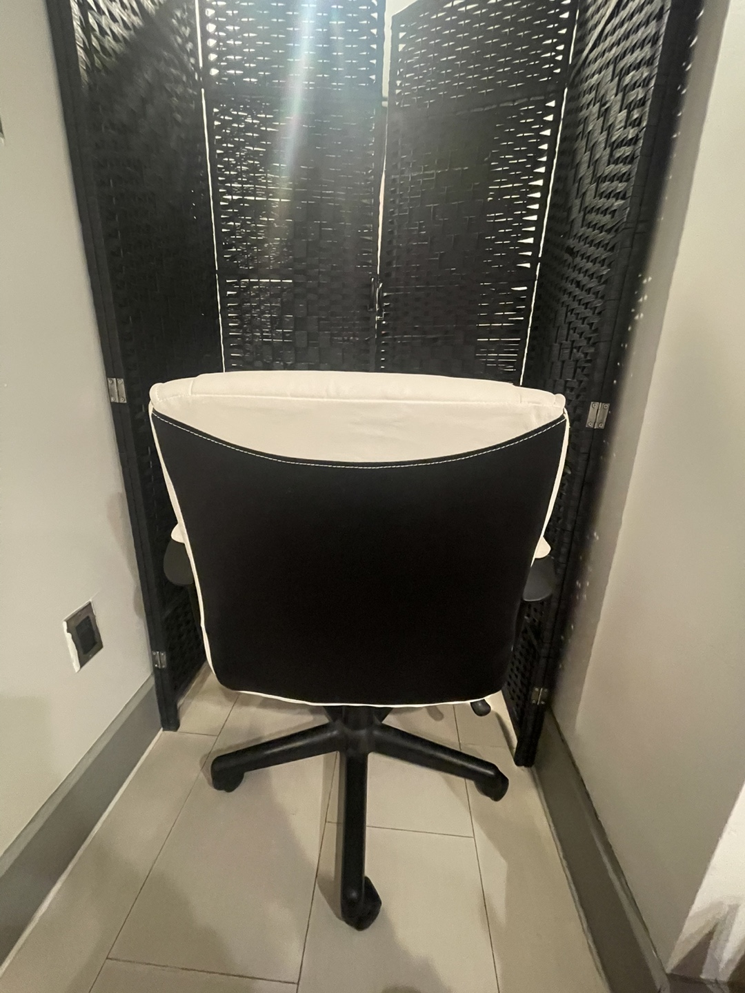 White and Black Office Chair - photo 4