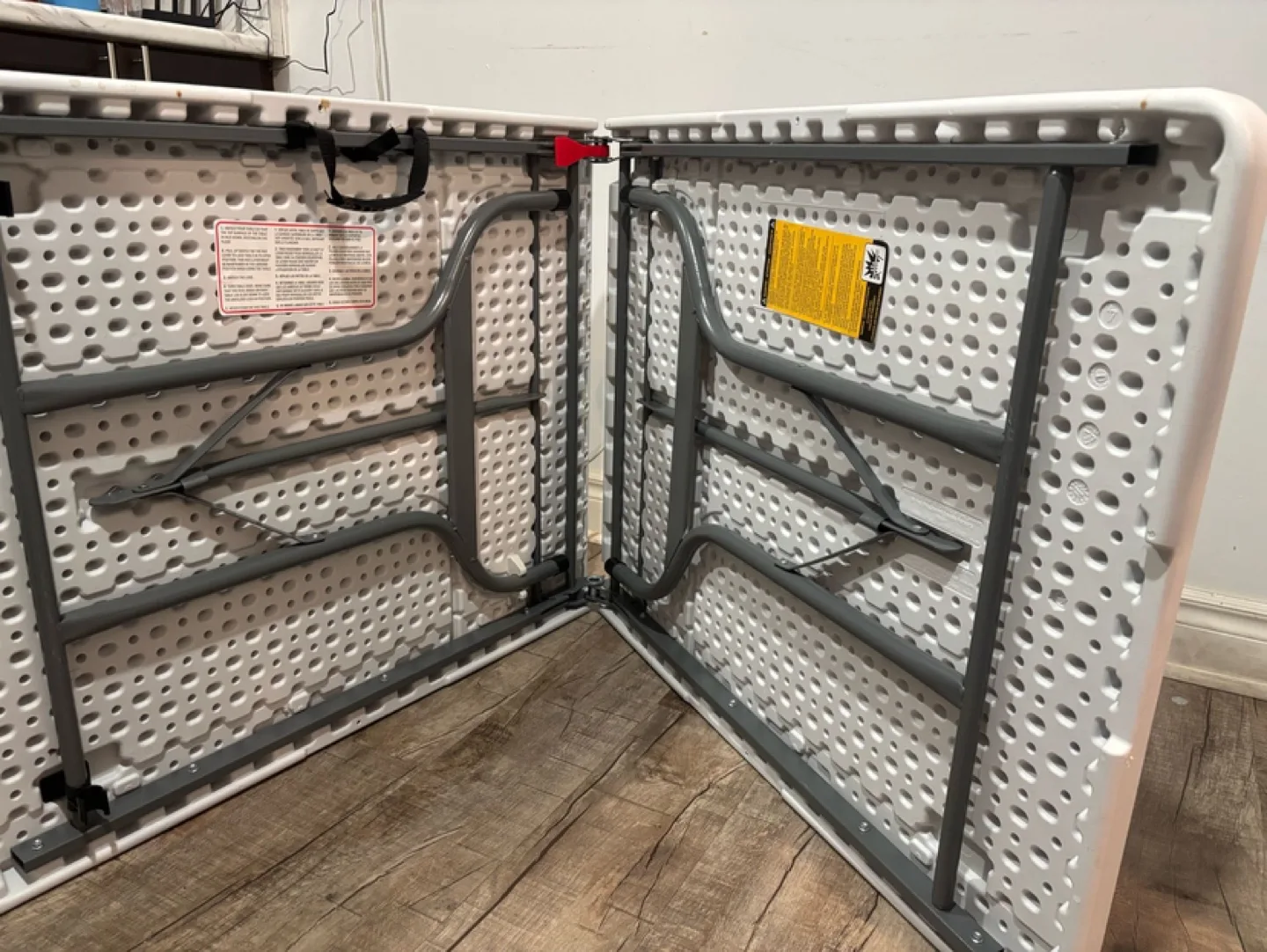 Foldable Table - White image indicator(3)