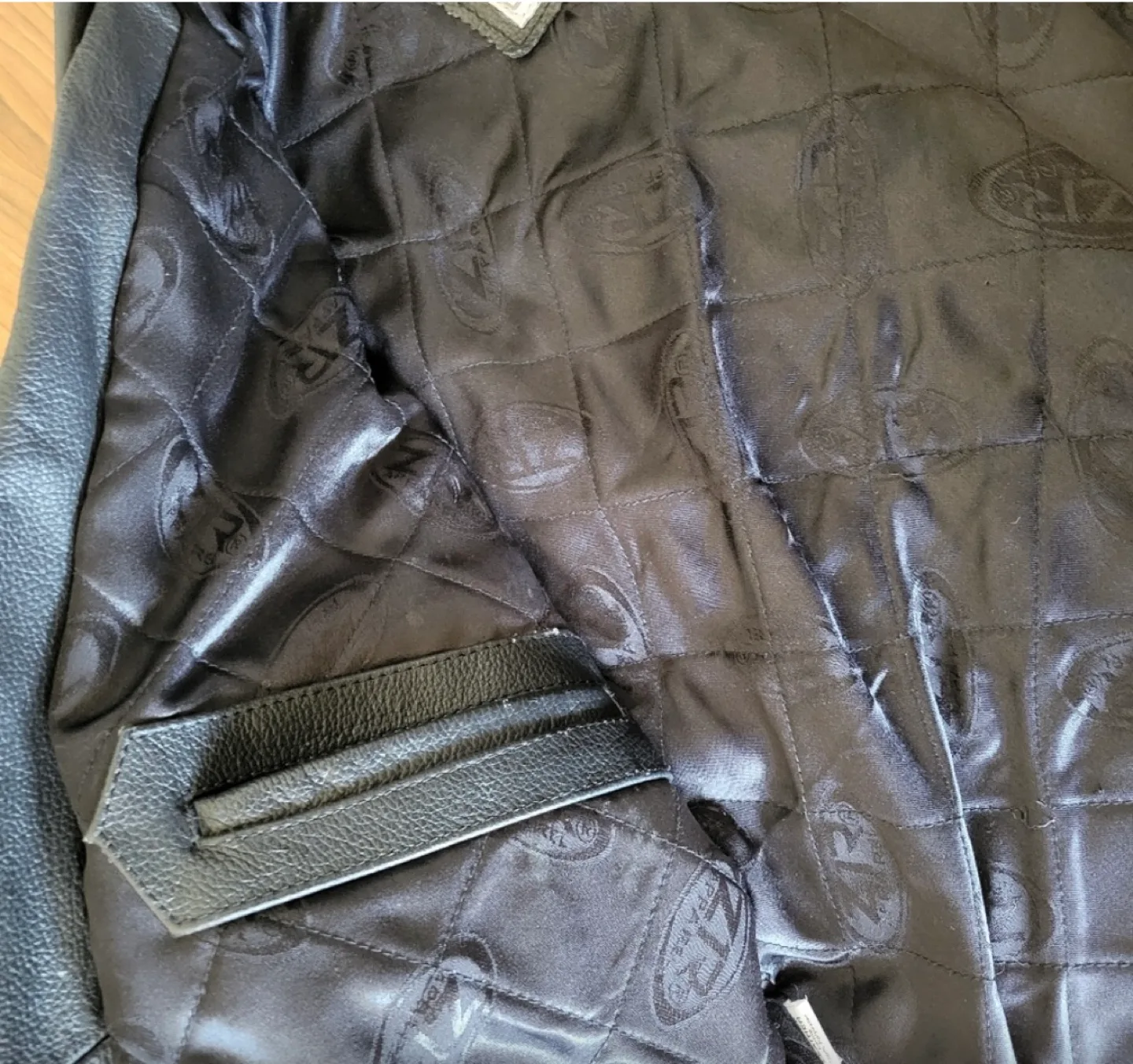 Women’s Z1R Apparel Black Leather Motorcycle Jacket Size 12 image indicator(6)