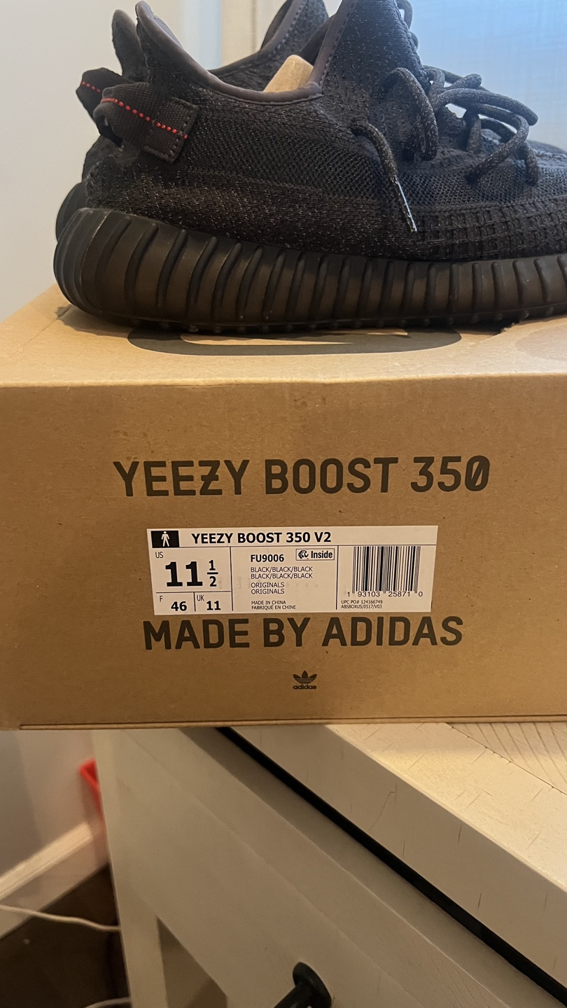 Yeezy Boost 350 V2 Black Reflective Size 11.5