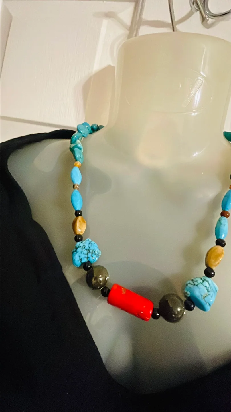 Real Gemstones, Coral, Onyx, Carnelian, Agate & Turquoise image indicator(3)