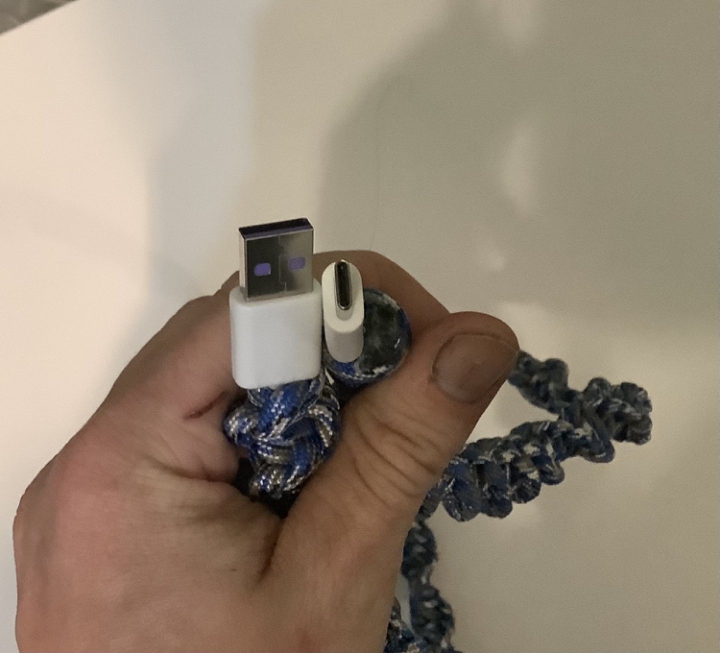 Charging cable - photo 2