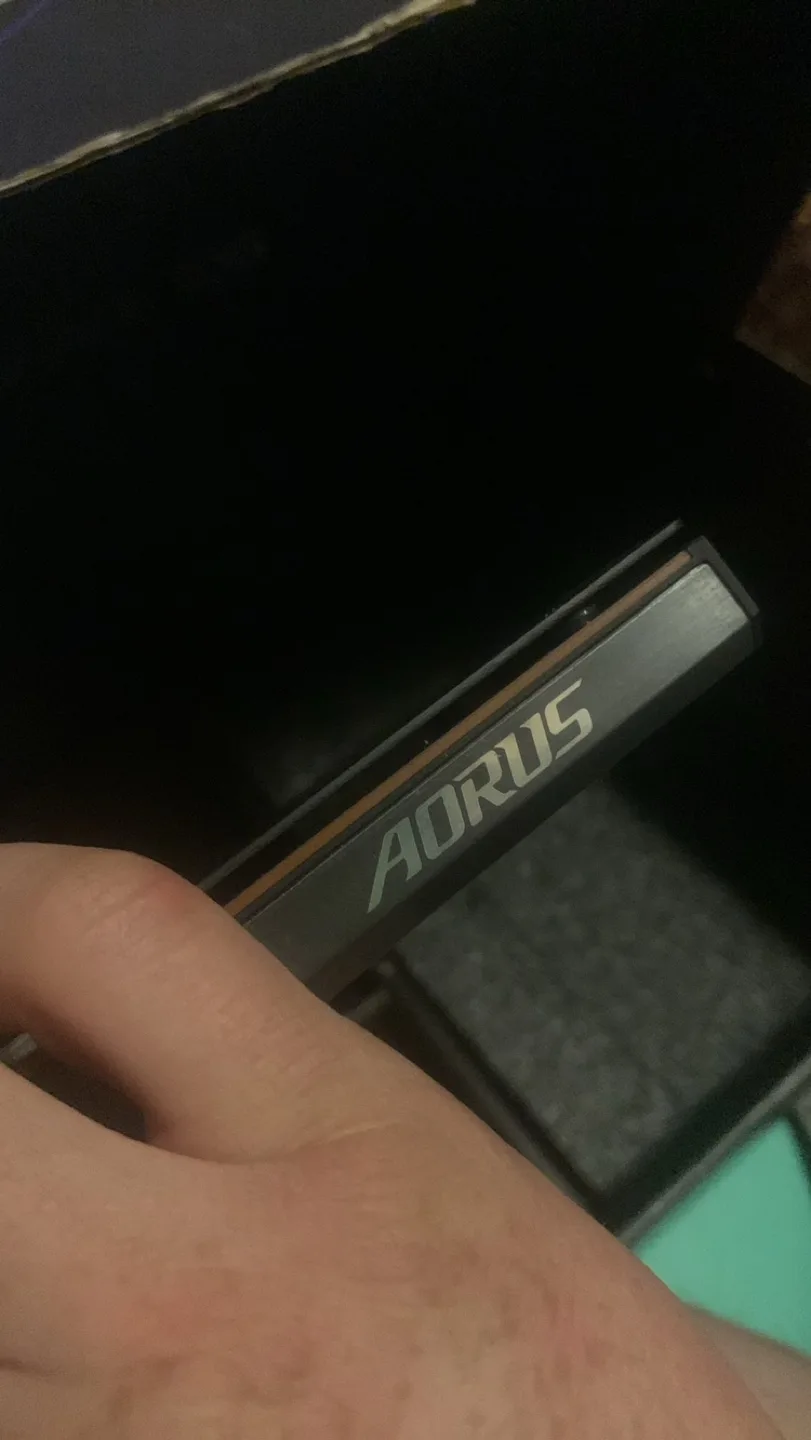 Gigabyte Aorus AIC adaptor PCIe 4.0 image indicator(5)
