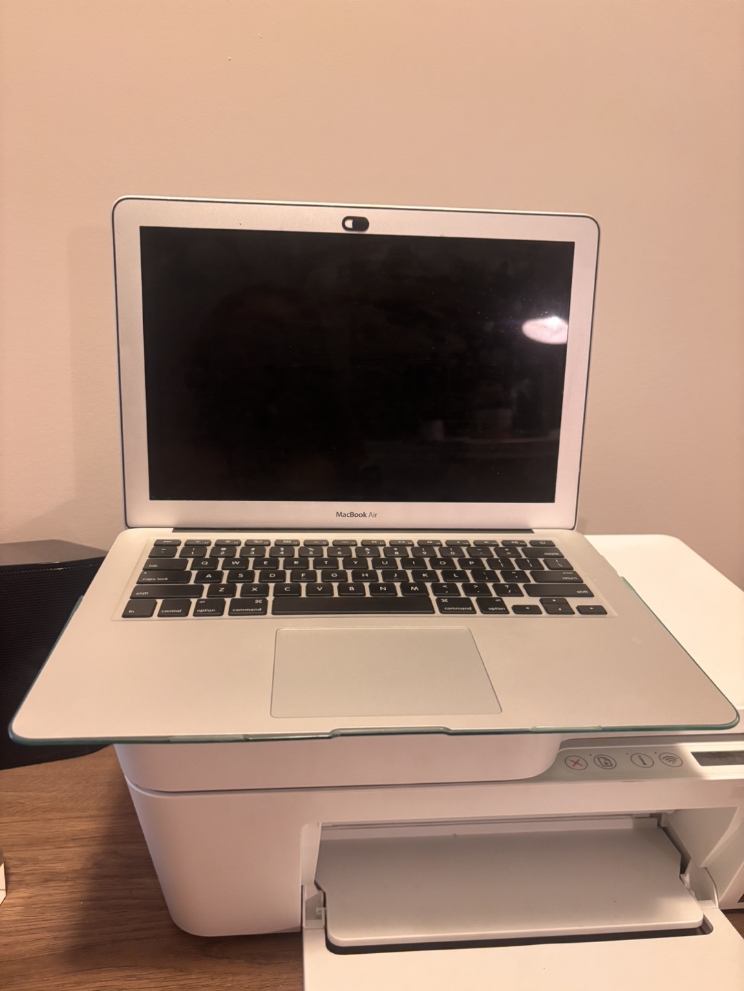 MacBook Air 13-inch macOS Monterey