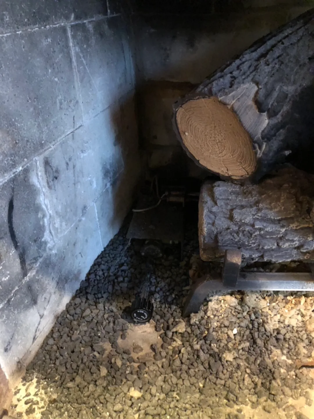 Gas Fireplace Log Set with Brass Trim image indicator(6)