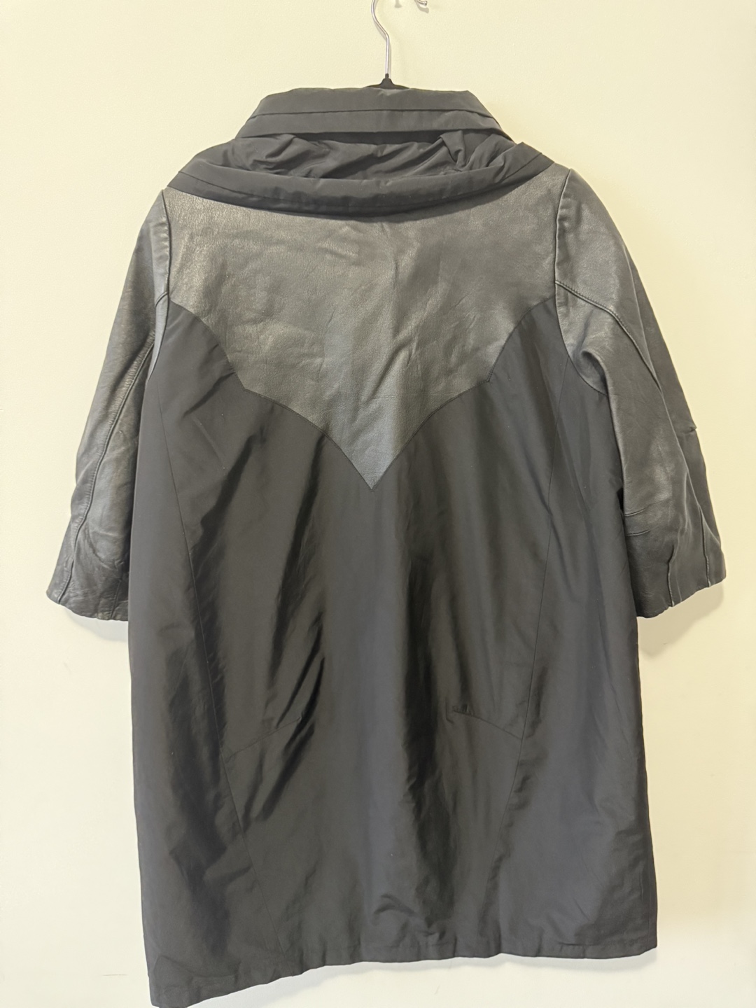 Le Roi Black Short-Sleeve Jacket - photo 2