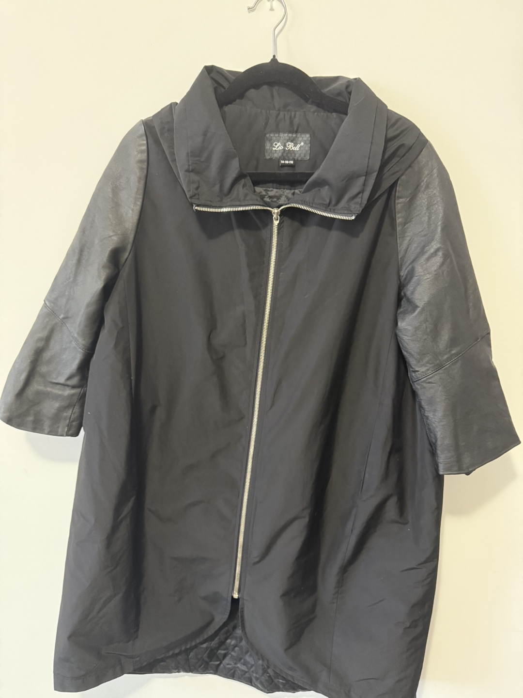 Le Roi Black Short-Sleeve Jacket