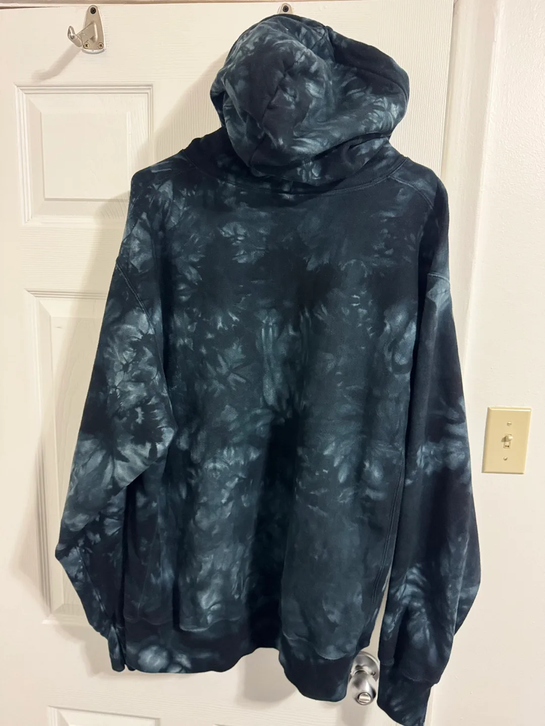 ERRA burst logo embroidered Tie dye Hoodie Champion (XL) image indicator(4)