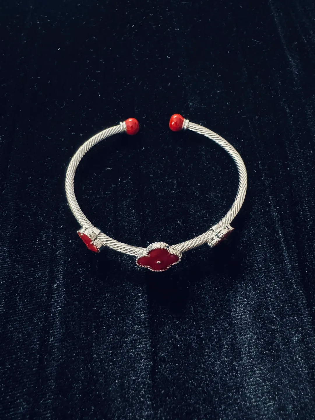 Silver Plated 3 Clover REAL Red Enamel Twist Bangle image indicator(2)