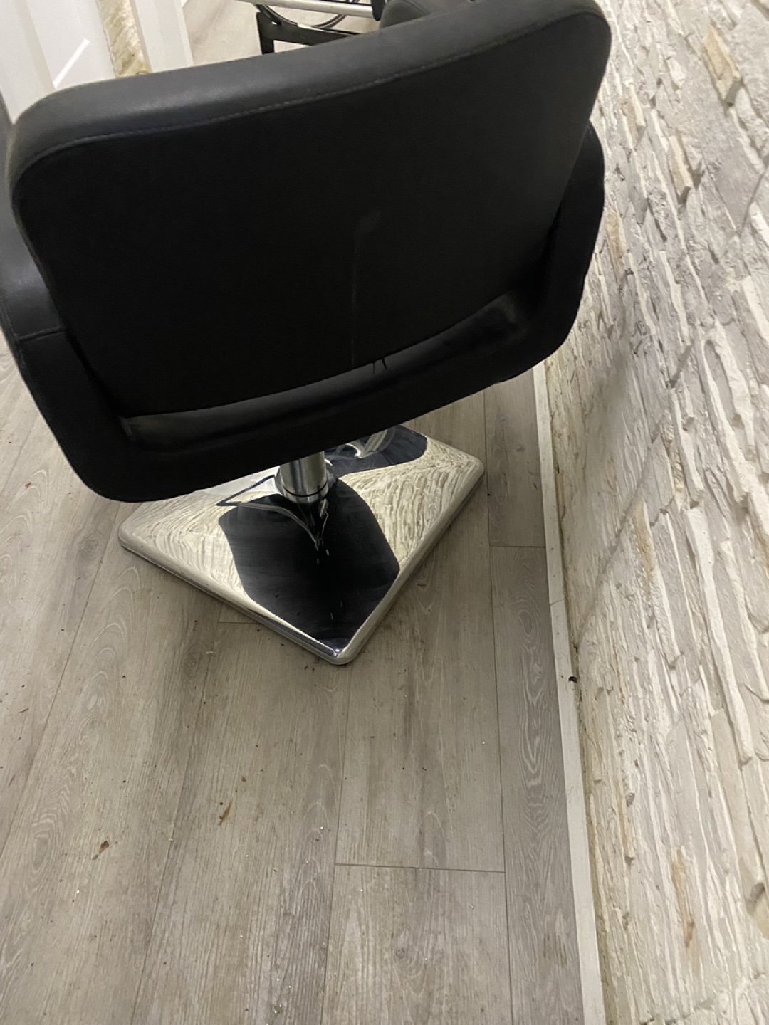 Salon Styling Chair - Black Leatherette - photo 2