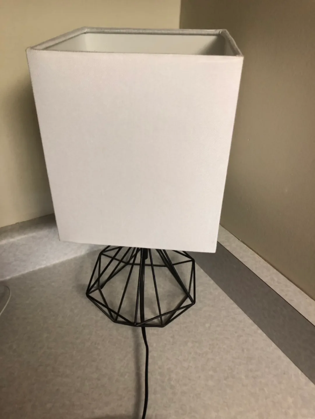 Geometric Table Lamp with White Shade image indicator(2)