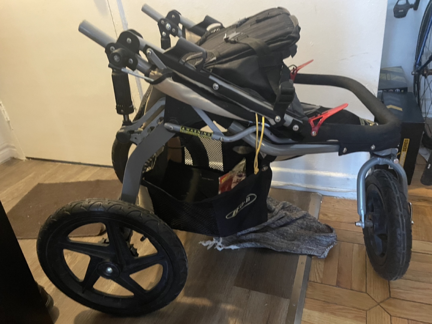 BOB Revolution Jogging Stroller - photo 3
