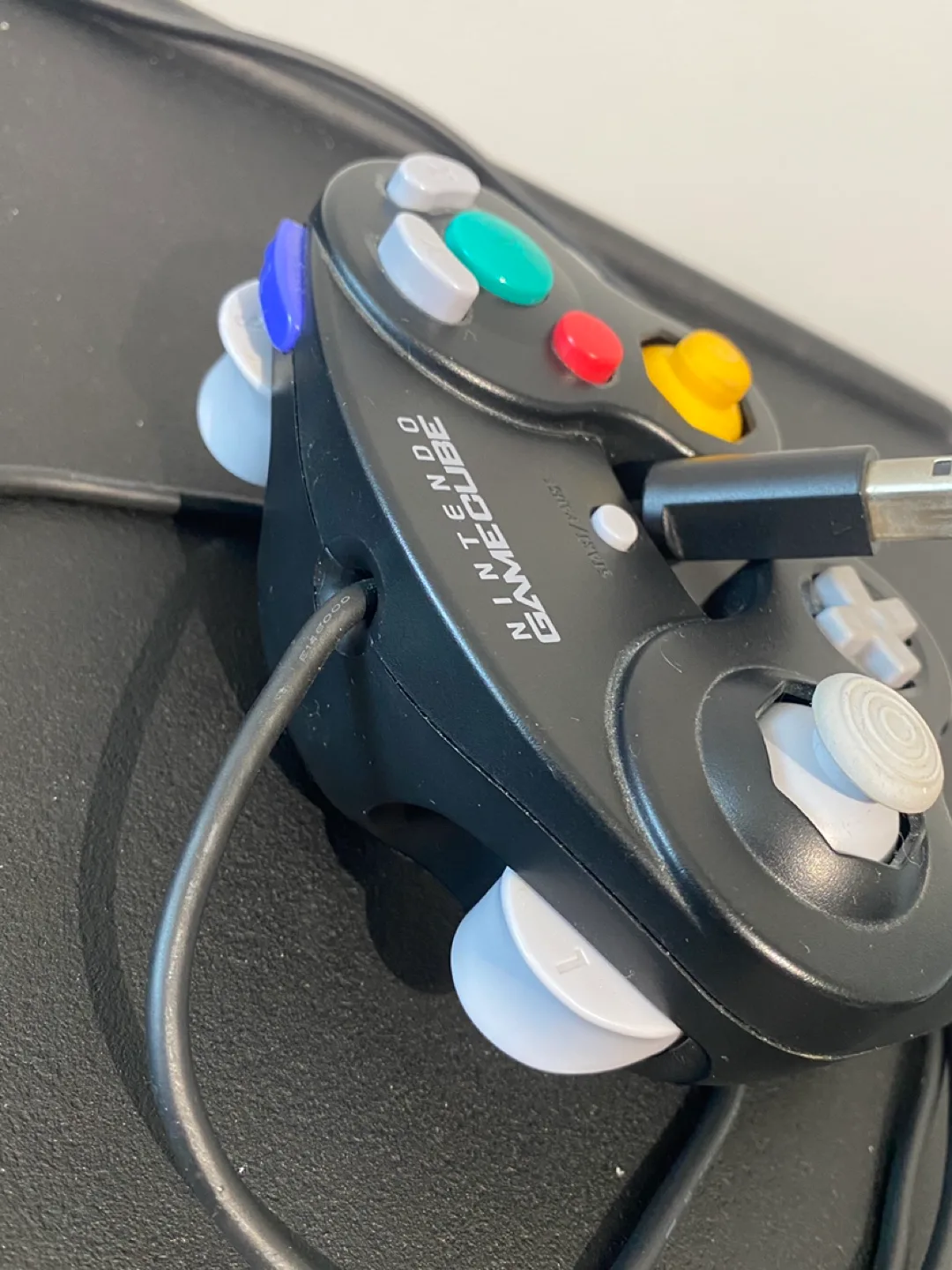 Black GameCube Controller Great Condition image indicator(7)