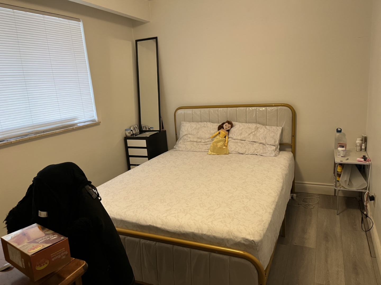 Queen size mattresses + Bed frame - photo 4